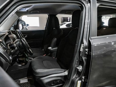 Used 2017 Jeep Renegade Altitude AWD/4WD image 29