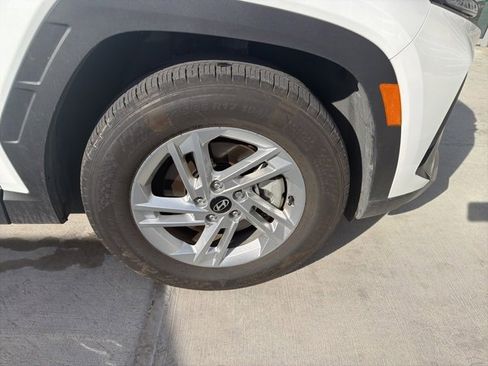 Used 2025 Hyundai Tucson SE image 9