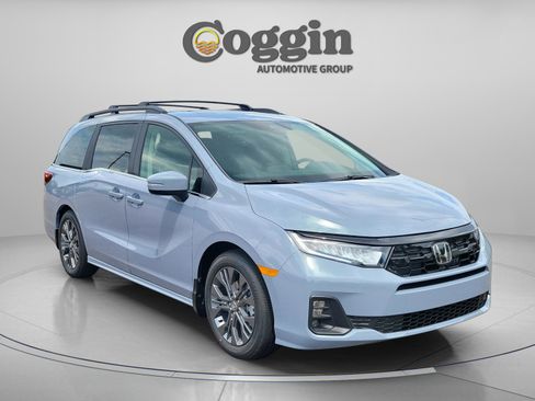 New 2026 Honda Odyssey Touring image 7