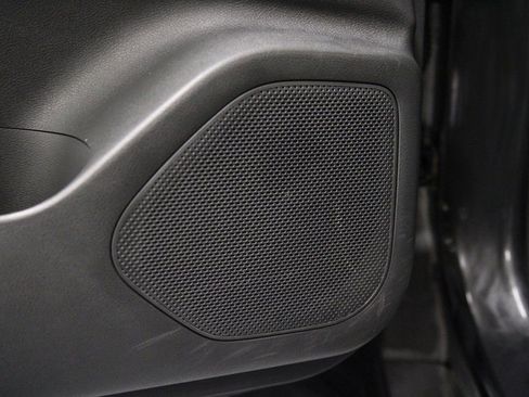 Used 2023 Nissan Rogue S image 23