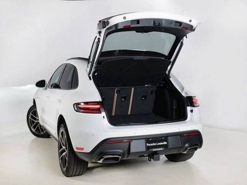 New 2026 Porsche Macan AWD/4WD image 33