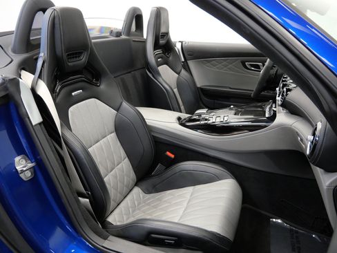 Used 2020 Mercedes-Benz AMG GT R image 25