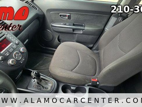 Used 2013 Kia Soul FWD image 34