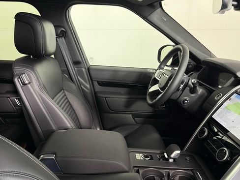 New 2025 Land Rover Discovery S AWD/4WD image 30