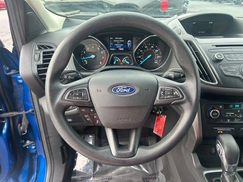 Used 2018 Ford Escape SE w/ Ford Safe & Smart Package FWD image 22