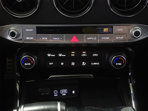 Used 2020 Kia Stinger GT-Line image 23