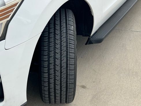 Used 2024 Ford Expedition Max Limited image 9