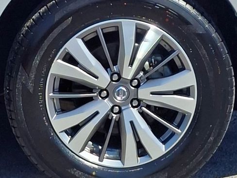 Used 2019 Nissan Pathfinder SL FWD image 28