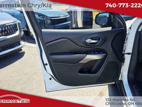 Used 2020 Jeep Cherokee Limited w/ Luxury Group AWD/4WD image 13