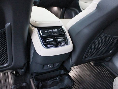 New 2026 Volvo XC90 B5 Ultra w/ Protection Package Premier image 53