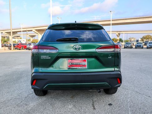 Certified 2026 Toyota Corolla Cross LE FWD image 8