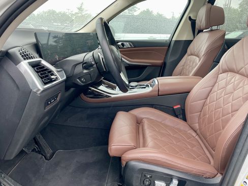 Used 2024 BMW X7 xDrive40i AWD/4WD image 14