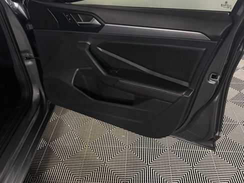 Used 2023 Volkswagen Jetta SE w/ Panoramic Sunroof Package FWD image 30
