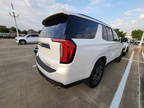 Used 2024 GMC Yukon AT4 w/ Technology Package AWD/4WD image 6