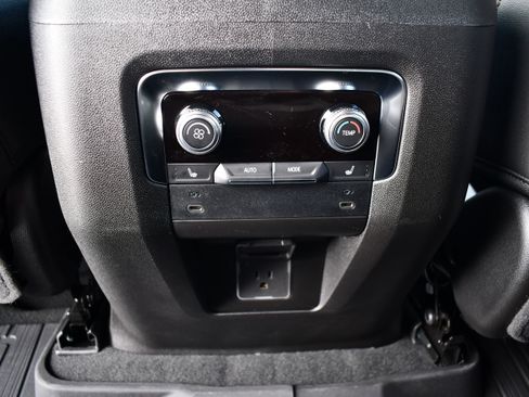 New 2026 GMC Yukon Elevation image 23