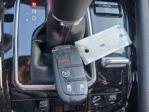 Used 2025 Jeep Compass Trailhawk AWD/4WD image 20