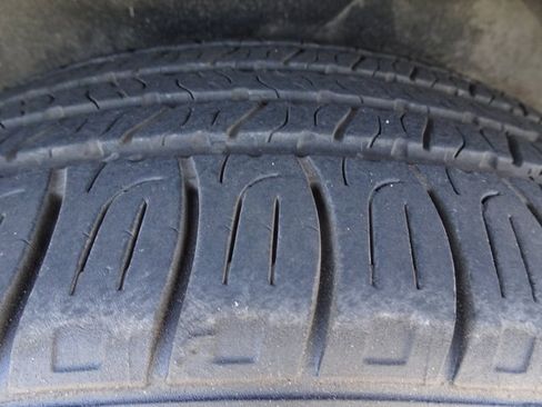 Used 2017 Chrysler Pacifica Premium image 37