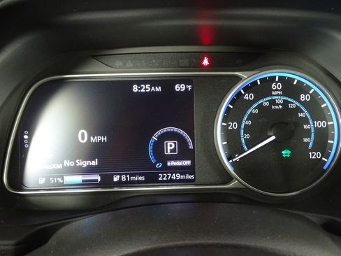 Used 2023 Nissan Leaf S image 24