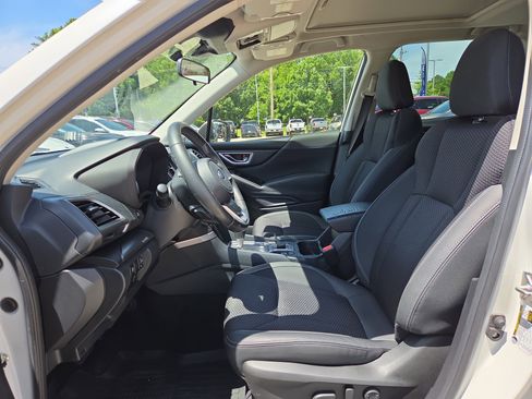 Used 2023 Subaru Forester Premium AWD/4WD image 10