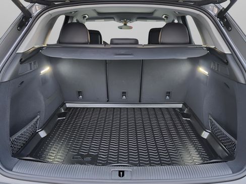 Used 2023 Audi Q5 2.0T Premium w/ Convenience Package image 17