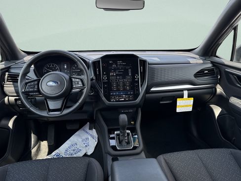 Used 2025 Subaru Forester Premium AWD/4WD image 16