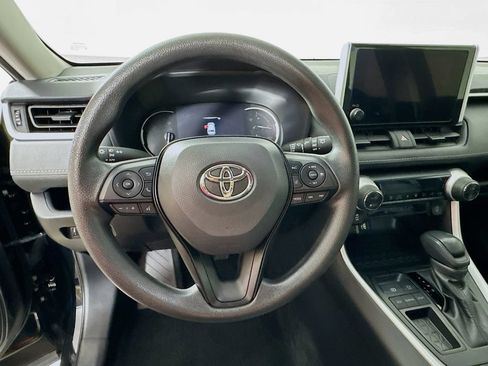 Used 2025 Toyota RAV4 XLE FWD image 11
