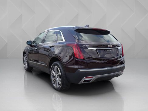 Used 2020 Cadillac XT5 Premium Luxury FWD image 3