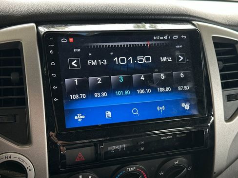 Used 2012 Toyota Tacoma SR5 w/ SR5 Pkg image 15