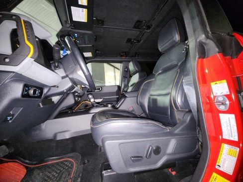 Used 2023 Ford Bronco Badlands image 10