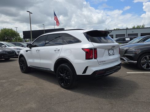 Certified 2023 Kia Sorento SX image 5