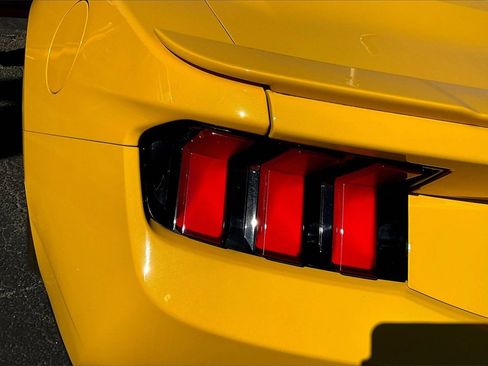 Used 2024 Ford Mustang GT Premium image 27