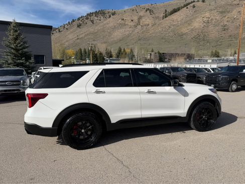 Used 2020 Ford Explorer ST w/ ST Street Pack image 9