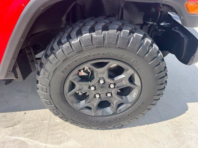 Used 2023 Jeep Gladiator Sport AWD/4WD image 8