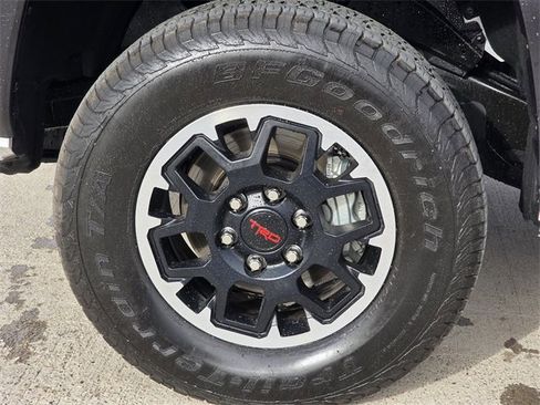 Certified 2025 Toyota Tacoma TRD Sport image 10