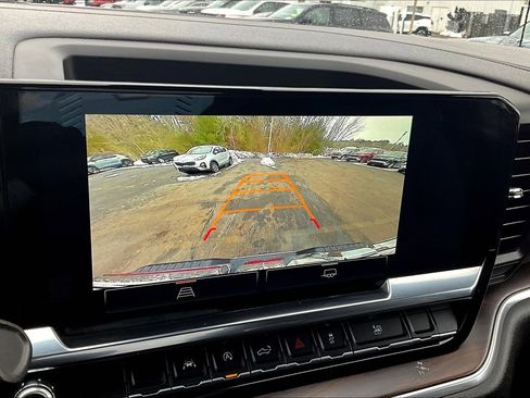 Used 2025 GMC Sierra 1500 SLT image 10