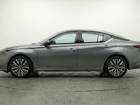 Used 2025 Nissan Altima 2.5 SV FWD image 5