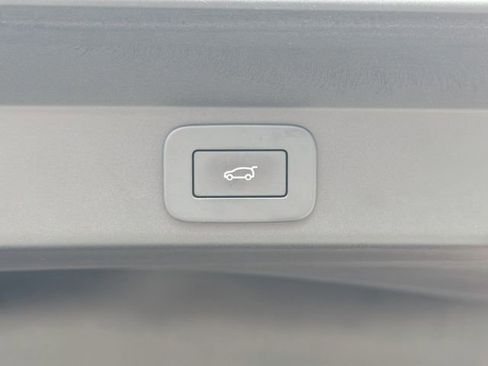 Used 2024 Land Rover Range Rover Sport SE AWD/4WD image 14