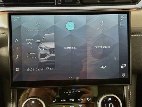 Used 2024 Jaguar F-PACE R-Dynamic S image 21