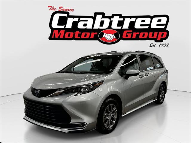 Certified 2024 Toyota Sienna XLE FWD image 1