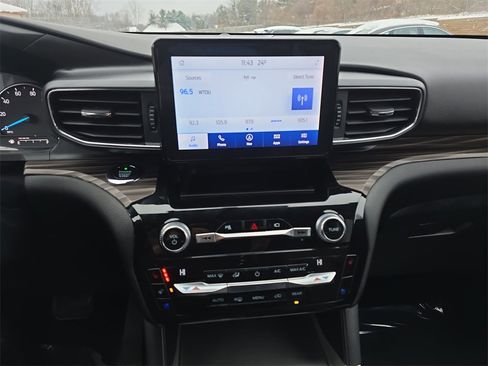 Used 2021 Ford Explorer Limited w/ Equipment Group 301A image 23