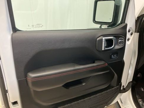 Used 2024 Jeep Wrangler Unlimited Rubicon w/ Technology Group image 9