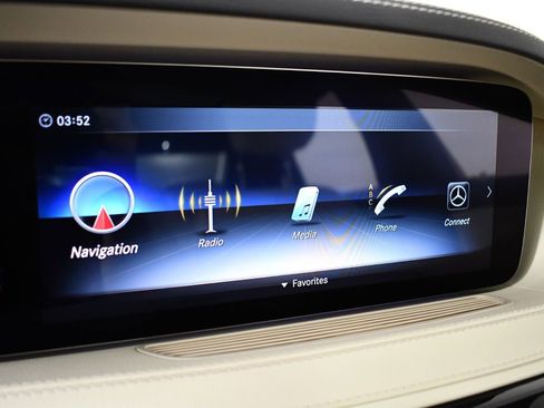 Used 2018 Mercedes-Benz S 560 Sedan image 37