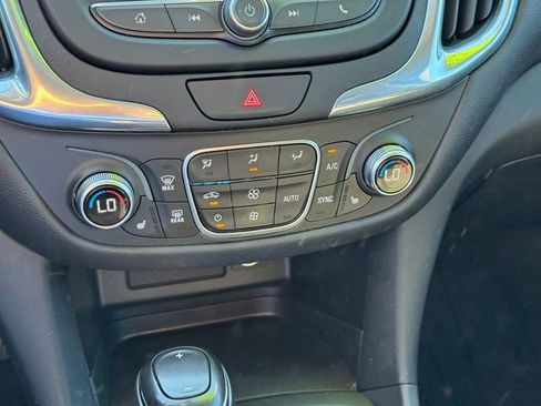Used 2019 Chevrolet Equinox LT image 16