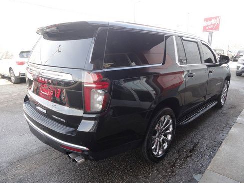 Used 2021 Chevrolet Suburban LT image 8