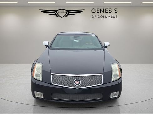 Used 2005 Cadillac XLR RWD image 2