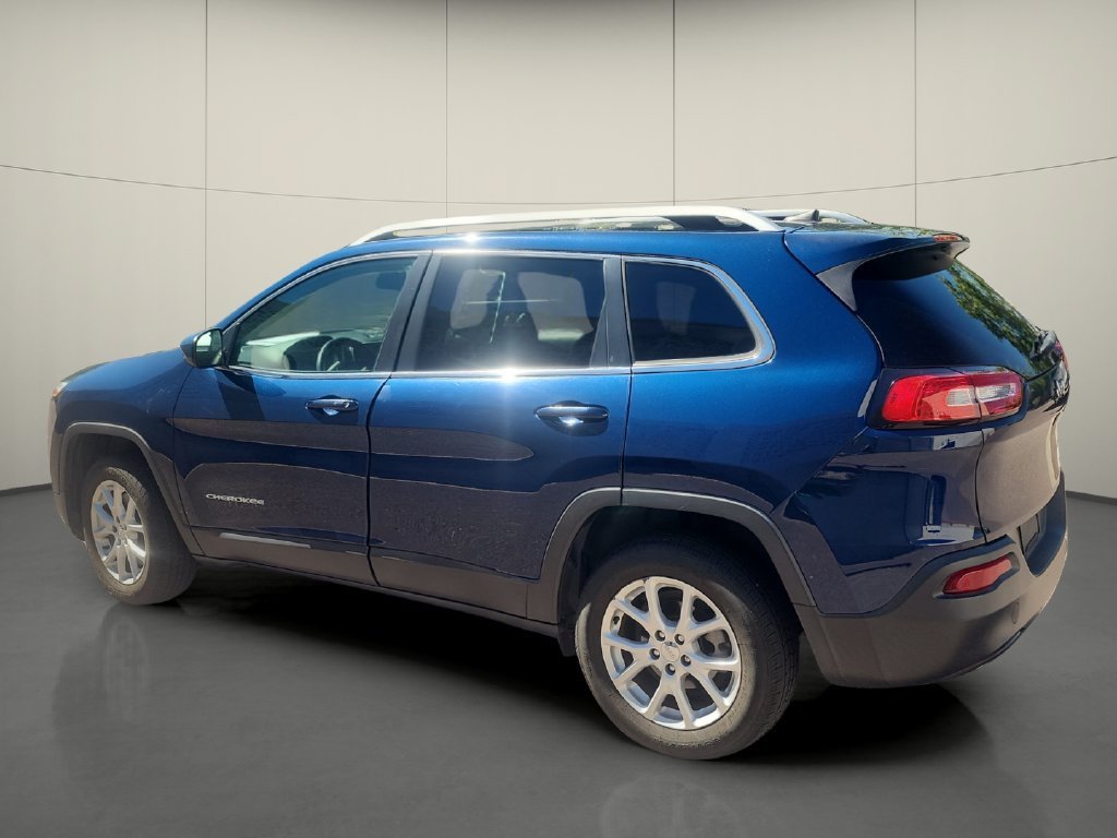 Used 2018 Jeep Cherokee Latitude Plus FWD image 5