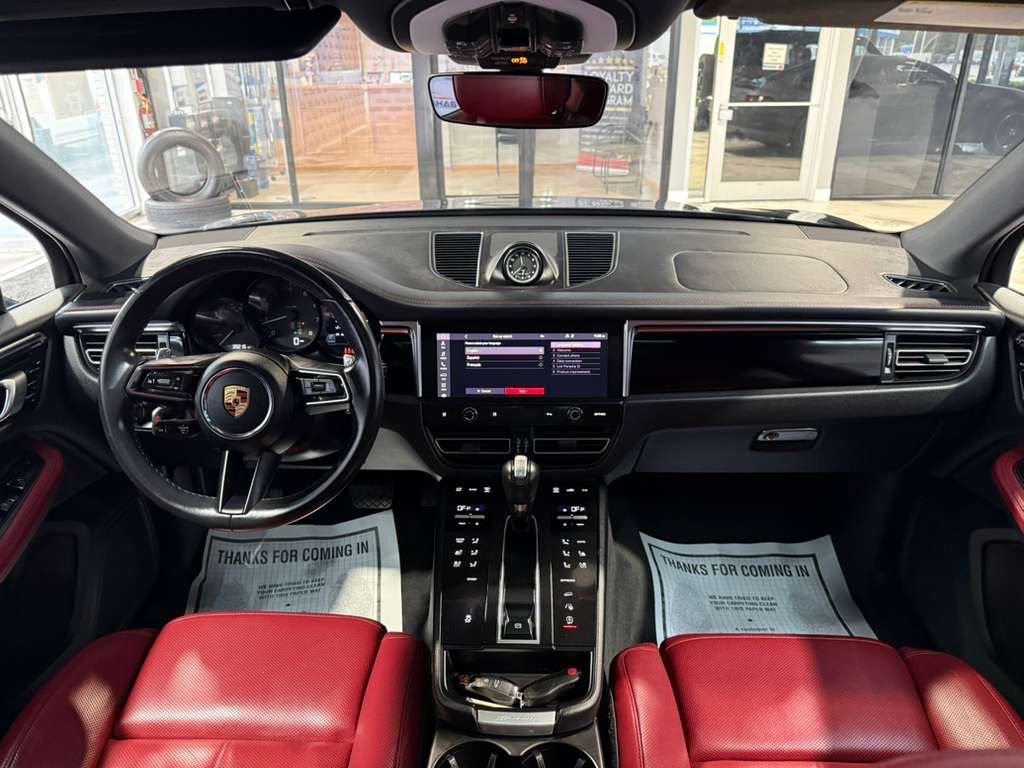 Used 2023 Porsche Macan AWD/4WD image 16