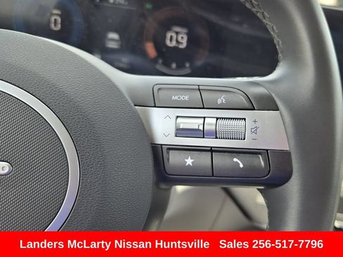 Used 2025 Hyundai Kona SEL FWD image 23