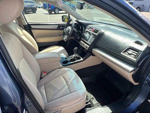 Used 2017 Subaru Legacy 2.5i Premium AWD/4WD image 5