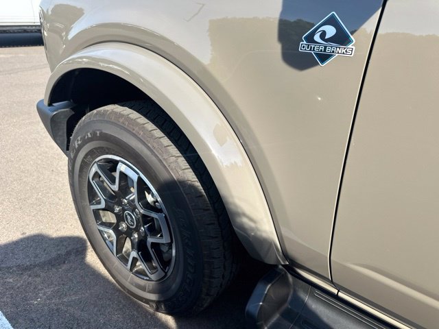 Used 2025 Ford Bronco Outer Banks AWD/4WD image 17